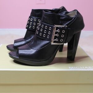 Ladies Michael Kors Black Leather St.Marks Peel Toe Heels Sz 8.5